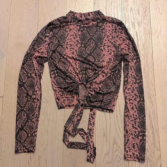 Can't Hide From Me Snakeskin Mesh Top - Mauve/combo NWOT - Picture 3 of 4